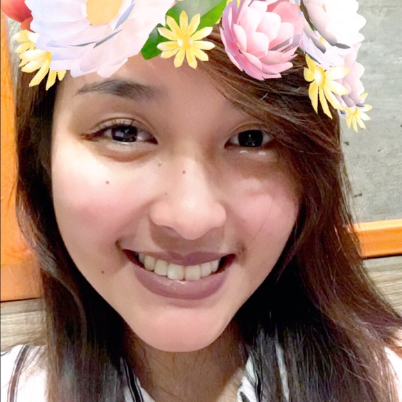 Profile Picture of Sacha Goyena (@sachagoyena) on Poshmark