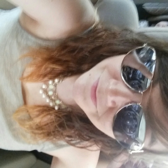 Profile Picture of Bailey Hatchell (@baileyhatch2k14) on Poshmark