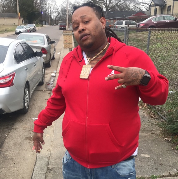 Profile Picture of Bigwinston Damob (@bigwinstondamob) on Poshmark