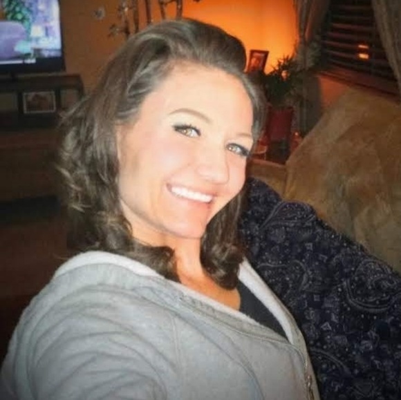 Profile Picture of Deserey Murphy (@deserey1981) on Poshmark
