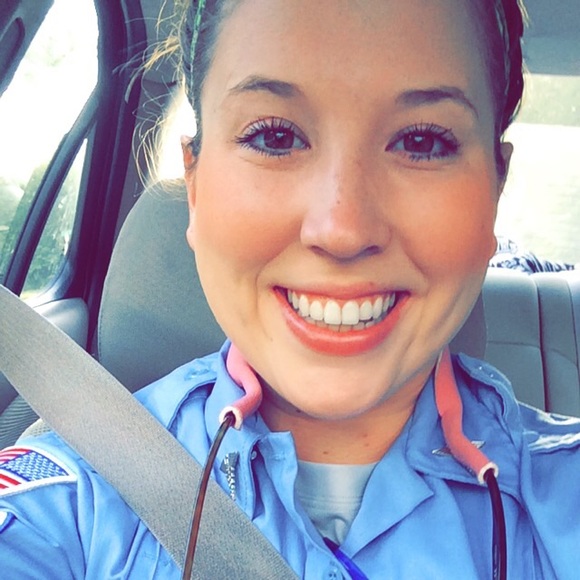 Profile Picture of Allyssa Ziegler (@allyssaziegler) on Poshmark