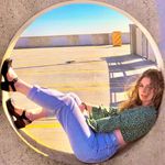 Profile Picture of I s a b e l l e P e r r y (@i.per) on Instagram