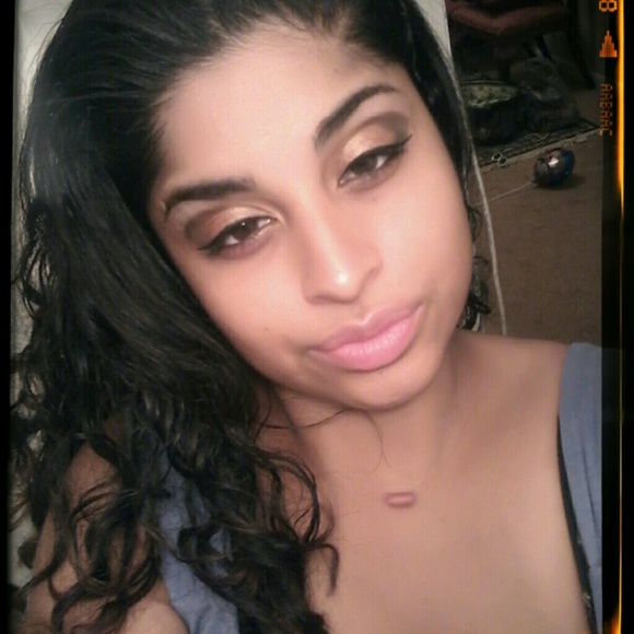 Profile Picture of Jessica Segovia (@jusscallmejess) on Poshmark