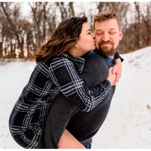 Profile Picture of Megan Cranford (@megancranfor470) on Poshmark