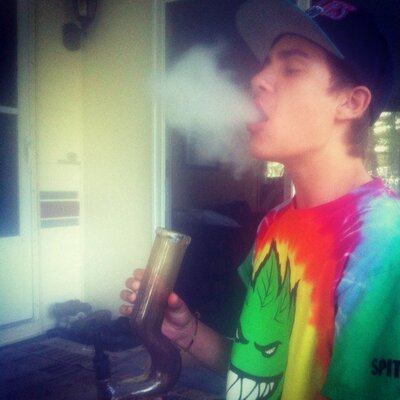 Profile Picture of Tyler (@somes13) on Twitter