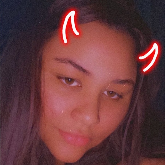 Profile Picture of Na'kiya Bolds (@kamara823) on Poshmark