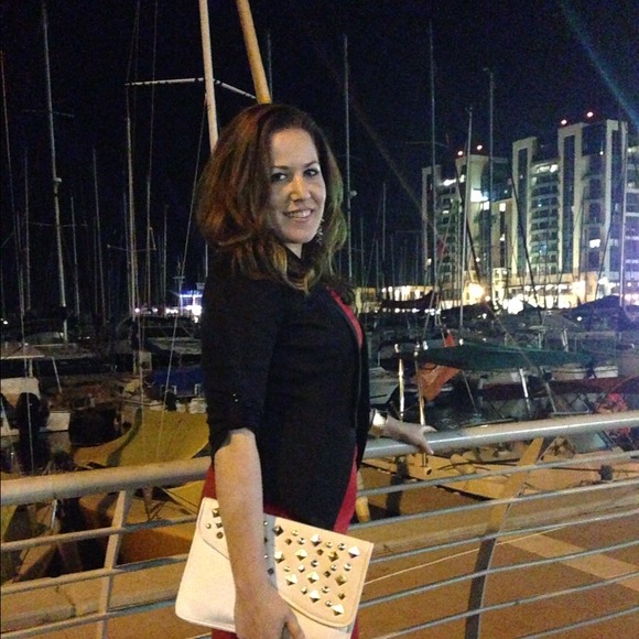 Profile Picture of Aidy Neymark (@aidyny) on Poshmark