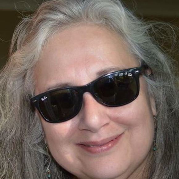 Profile Picture of Bobbi Steele (@bosteele) on Poshmark