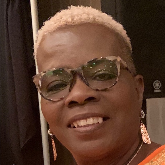 Eugenia Bables - Poshmark Profile Picture of Eugenia Bables (@eugeniabables) on Poshmark