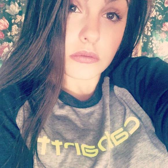 Profile Picture of Kasee Solinsky (@kaseethequeenb) on Poshmark