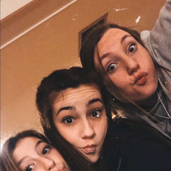 Profile Picture of Gabriella Mcmahon (@gabbymcmahon515) on Poshmark