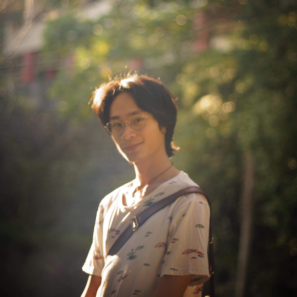 Profile Picture of Sam Huang (@samhuang) on Poshmark