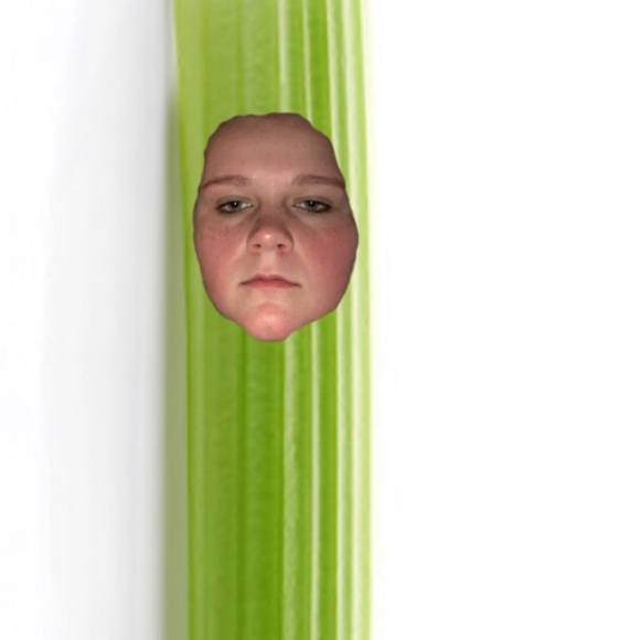 Profile Picture of Lilli Wellbaum (@lilliwellbaum) on Poshmark