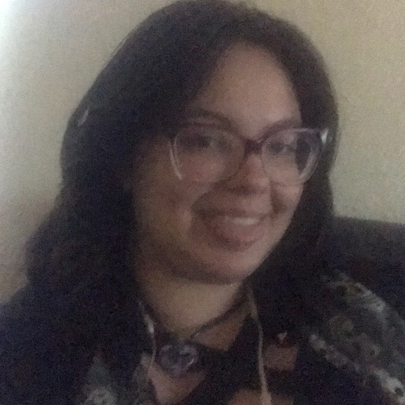 Profile Picture of Bailey Purvis (@bpurvism) on Poshmark