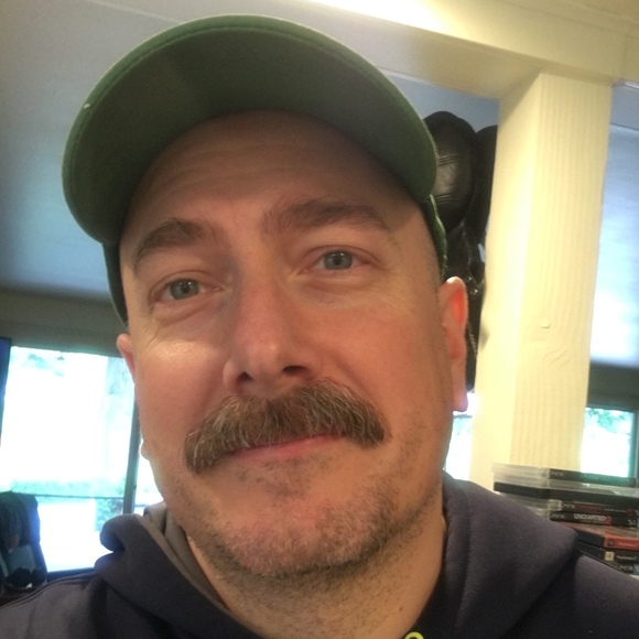 Profile Picture of Gregory Graham (@factorresale) on Poshmark