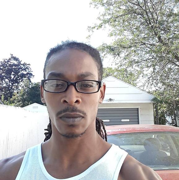 Profile Picture of Leonard Mcneal (@leonardmcneal) on Poshmark