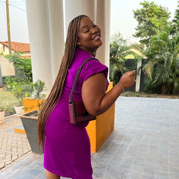 Zarina Bentum - Poshmark Profile Picture of Zarina Bentum (@zarina_bentum) on Poshmark