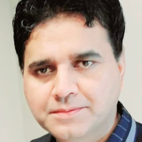 Profile Picture of Umer Khan (@umer96556) on Poshmark