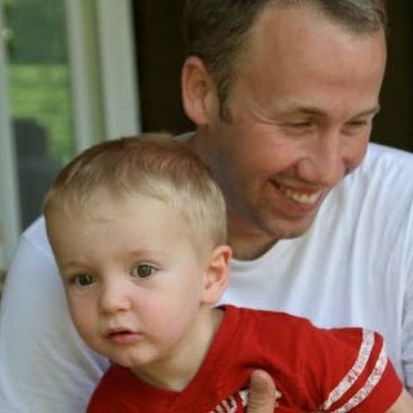Profile Picture of Andrew Warfield (@groovide) on Poshmark