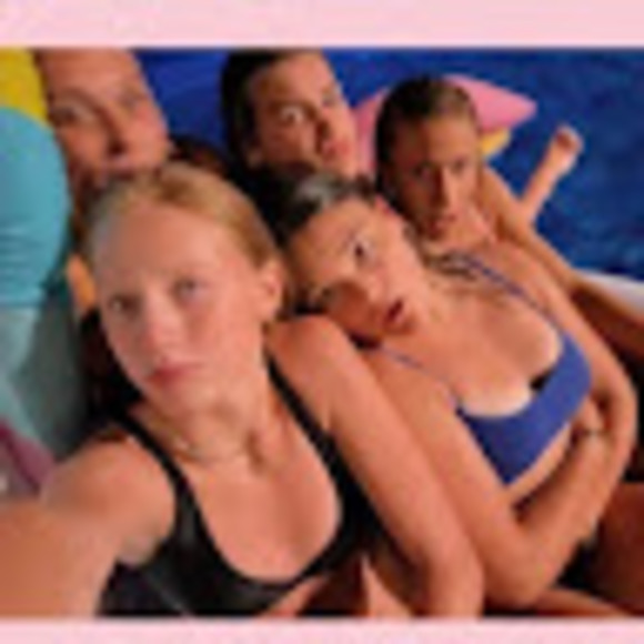 Profile Picture of Molly Obermeyer (@molly_obermeyer) on Poshmark