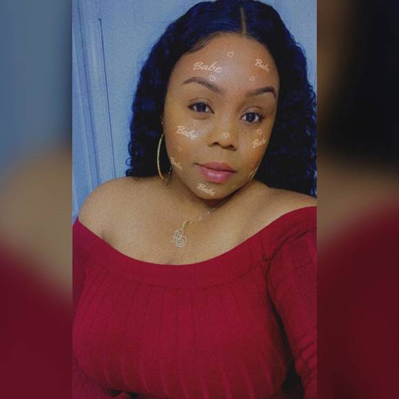 Profile Picture of Britney Bruney (@ashanta) on Poshmark