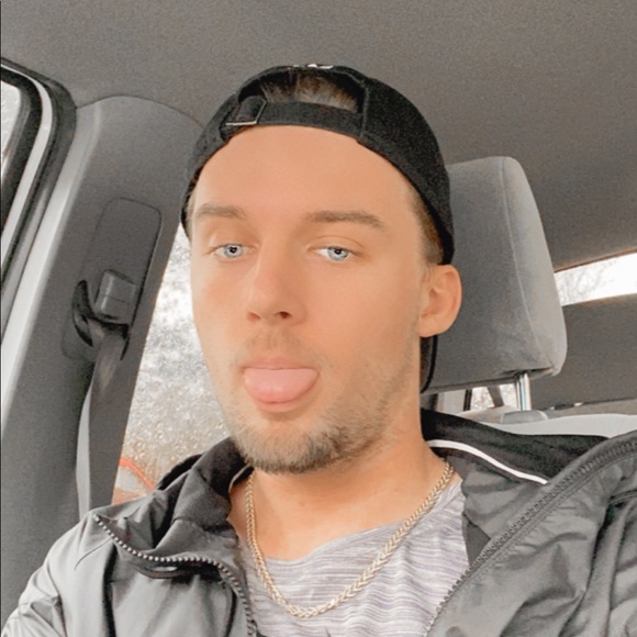 Profile Picture of Brady Timmerman (@ezbreezy0) on Poshmark