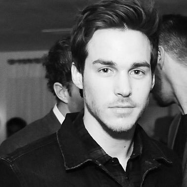 Profile Picture of Christopher Wood ❤️ (@ChrisWoodMyBae) on Twitter