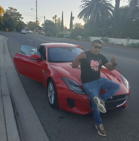 Profile Picture of Tony Estrada (@tonyestrada892) on Poshmark