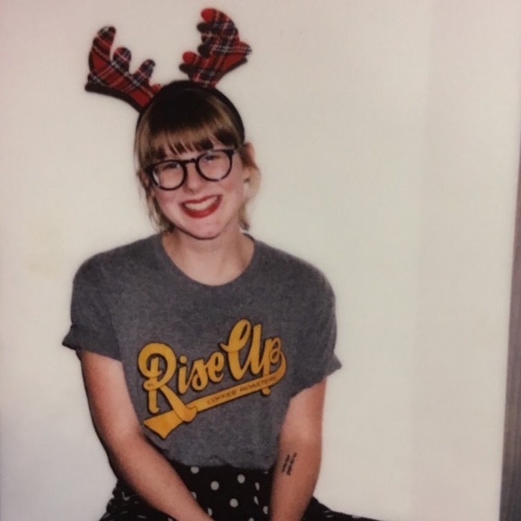 Profile Picture of Claire Dupree (@clairedupree) on Poshmark