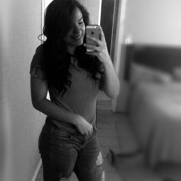 Cristal Madrigal - Poshmark Profile Picture of Cristal Madrigal (@cristal14k) on Poshmark