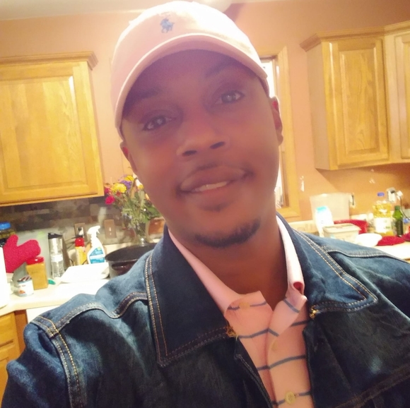 Profile Picture of Dow Jones (@dow_jones) on Poshmark