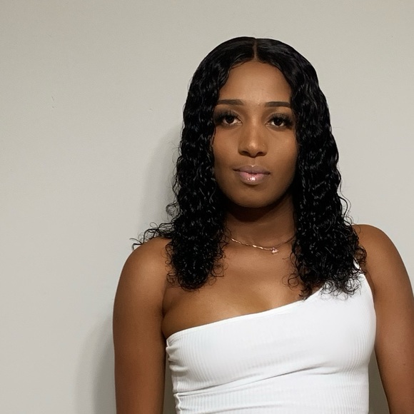 Profile Picture of Toni ann Goodlett (@tonipgoodlett) on Poshmark