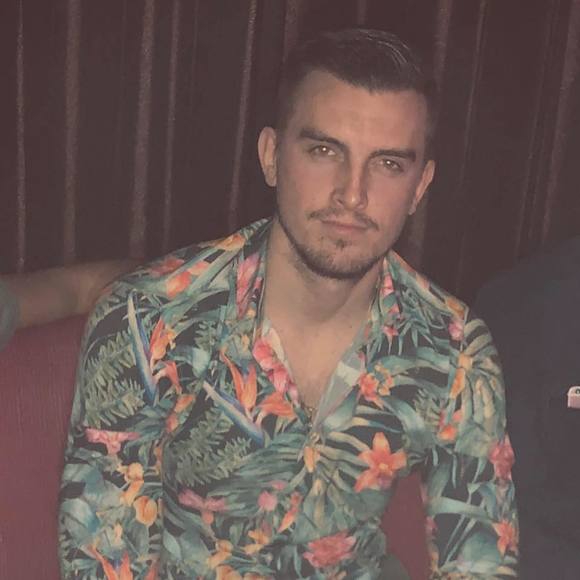 Allen Muscan - Poshmark Profile Picture of Allen Muscan (@amuscan) on Poshmark