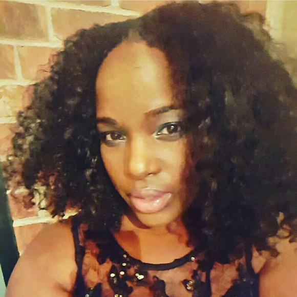 Profile Picture of Crystal Tollette (@spokenblues) on Poshmark