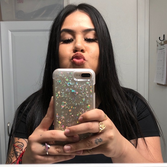 Profile Picture of Paola Acosta (@paaholaa) on Poshmark