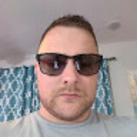 Profile Picture of Kyle Winningham (@kylewinningham) on Poshmark