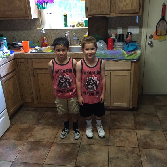 Profile Picture of Daniel Espinoza (@dre6599) on Poshmark