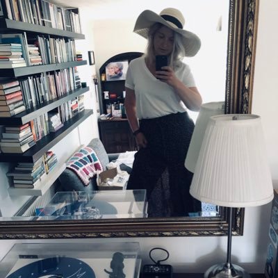 Profile Picture of Beth Michael-fox (@bethmichaelfox) on Twitter