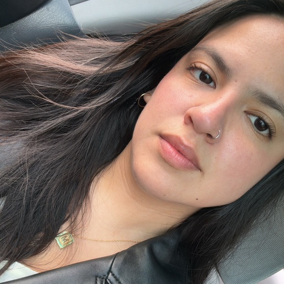 Profile Picture of Mónica Barreda (@monica_barreda) on Poshmark