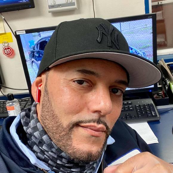 Profile Picture of Louis Acosta (@zextus) on Poshmark