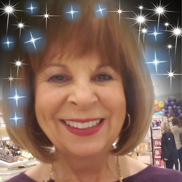 Profile Picture of Maria victoria Jaurena (@mvjaurena) on Poshmark