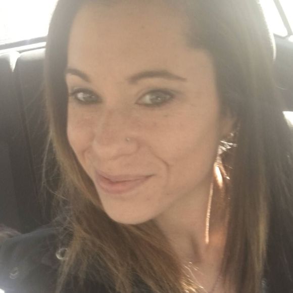 Profile Picture of Sarah Chacanaca (@sarah_chacanaca) on Poshmark