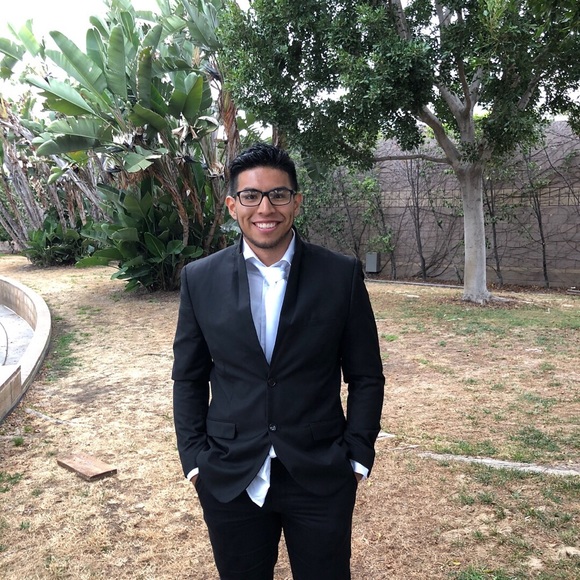 Profile Picture of Fernando Barron (@fernand001brr) on Poshmark