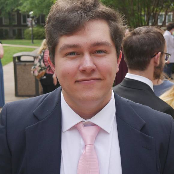 Hunter Bryant - Poshmark Profile Picture of Hunter Bryant (@hunterjbryant98) on Poshmark