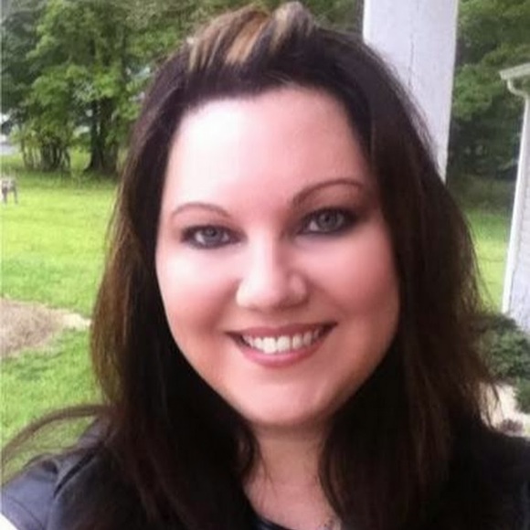 Profile Picture of Sherri Singleton (@carleighsma1) on Poshmark