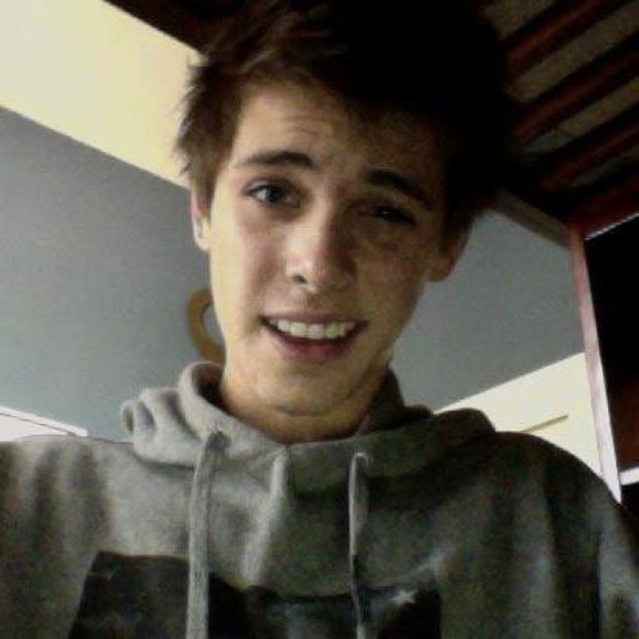 Profile Picture of Bailey Naslund (@bnaslund) on Poshmark