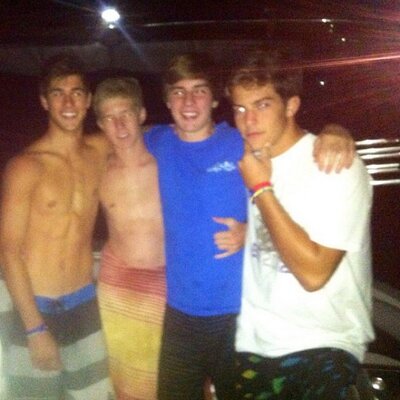 Profile Picture of Mitch Whitley (@whit_54) on Twitter