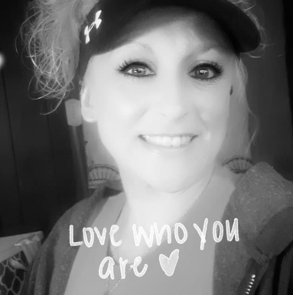 Profile Picture of Renee marie Downing (@cricket100494) on Poshmark