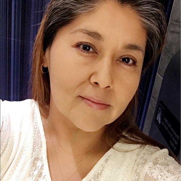 Profile Picture of Dena Primeaux (@denatah) on Poshmark