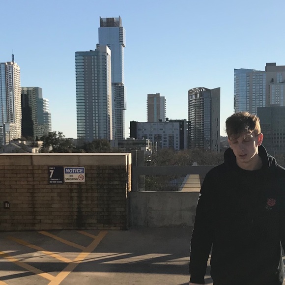 Profile Picture of Garrett Glesser (@lesserg) on Poshmark